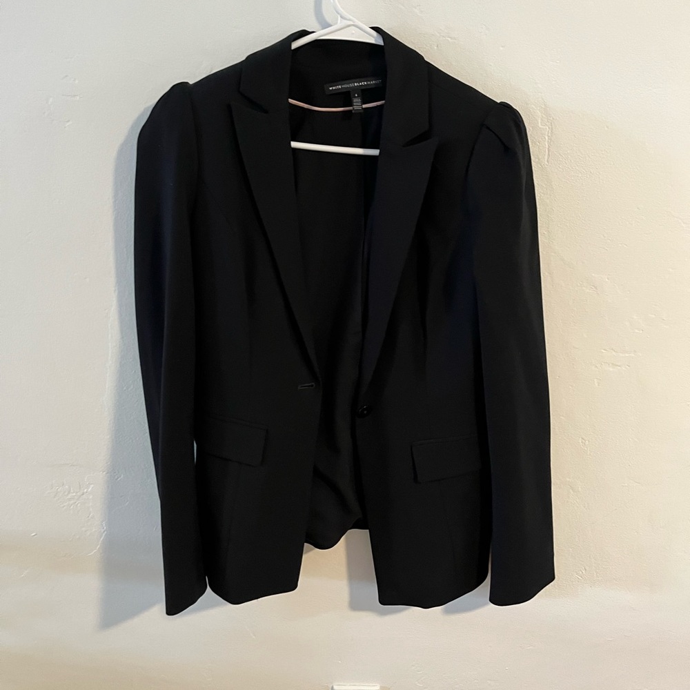 White House Black market size 4 blazer in black